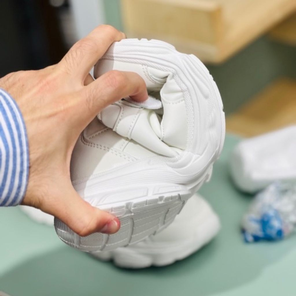 فروش اینترنتی کتونی بچگانه چسبی white برند murche کد 4030401