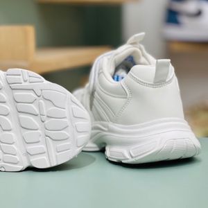 مشخصات کتونی بچگانه چسبی white برند murche کد 4030401