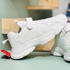 مشخصات کتونی بچگانه چسبی white برند murche کد 4030401