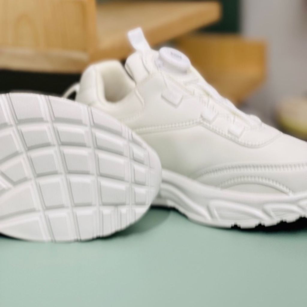 قیمت ارزان کتونی بچگانه  زیپلاینی white برند murche کد 4030303