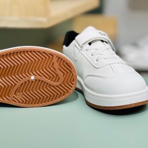 خرید اینترنتی قیمت ونس بچگانه  طرح Hi برند Toobaco کد 4022703