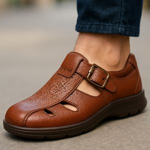 صندل چرم مردانه جلو بسته رنگ عسلی