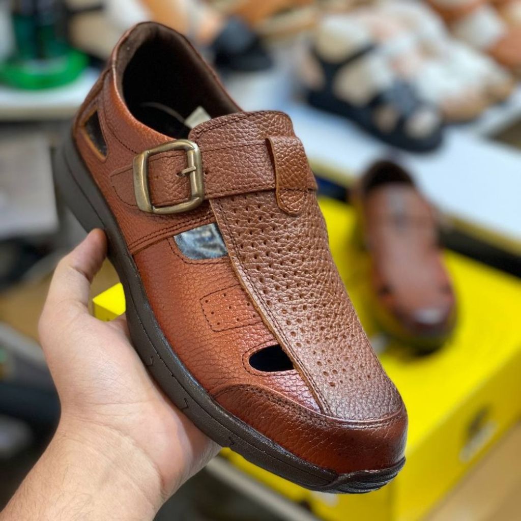 مشخصات صندل چرم مردانه جلو بسته رنگ عسلی