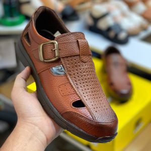 مشخصات صندل چرم مردانه جلو بسته رنگ عسلی