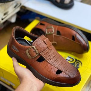 خرید اینترنتی صندل چرم مردانه جلو بسته رنگ عسلی