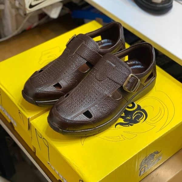 صندل چرم مردانه جلو بسته رنگ سوخته