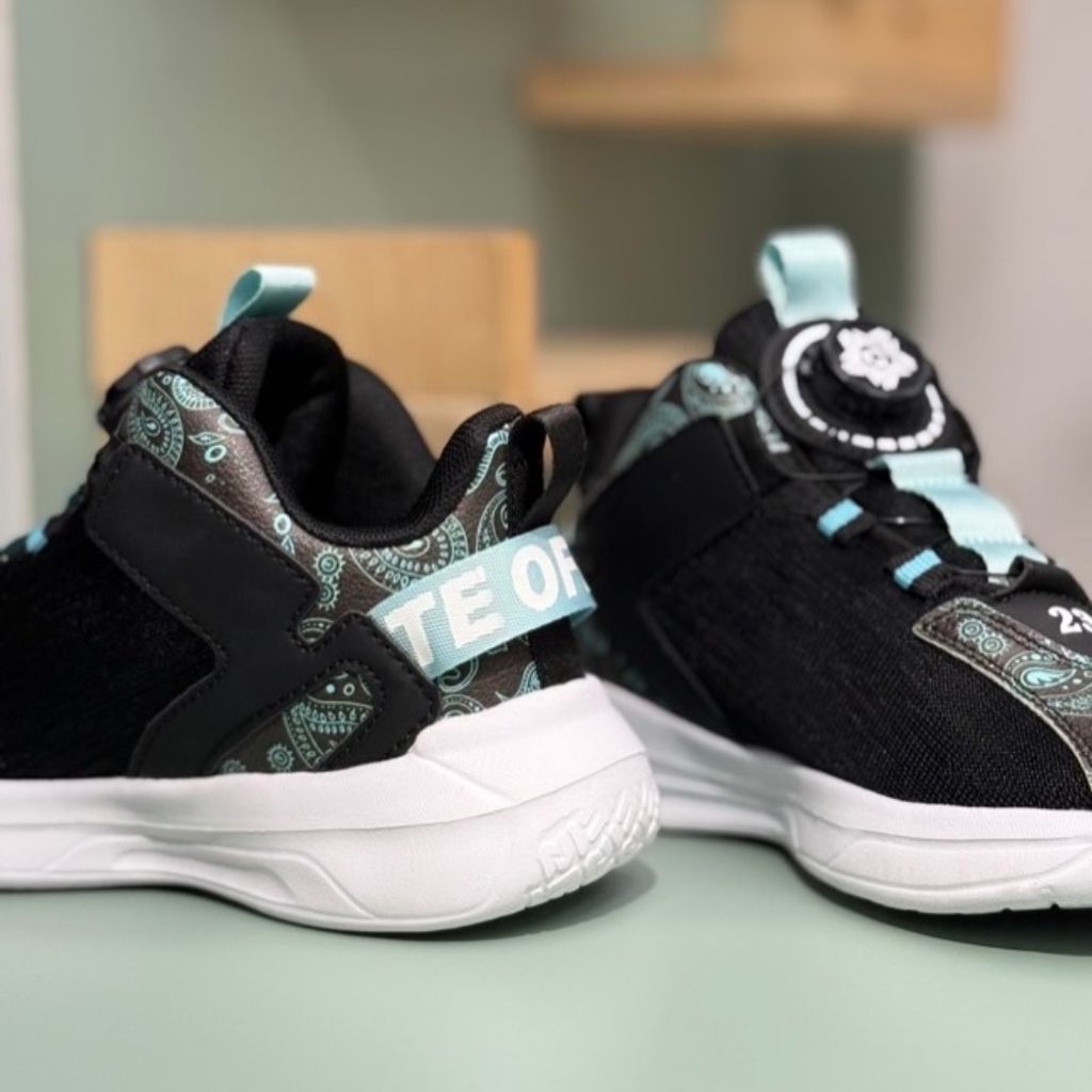 خرید اینترنتی کتونی بچگانه طرح ترمه کد 4053001