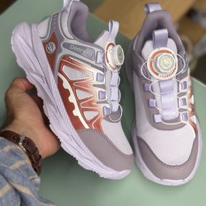 خرید اینترنتی قیمت کتونی بچگانه طرح Deerway برند Wkids کد 4060402