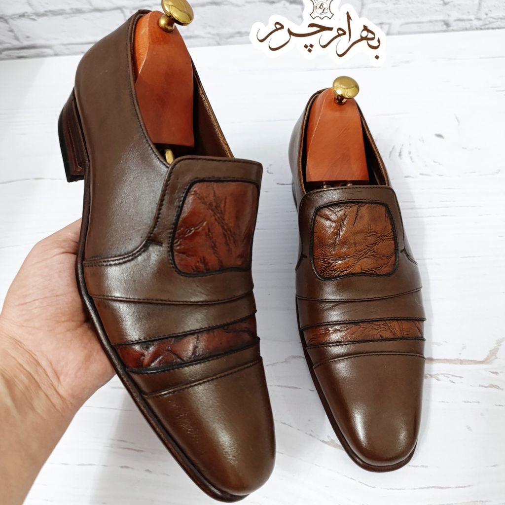 مشخصات کفش مردانه زیره چرم طبیعی گاومیش مدل رابرت تک سایز