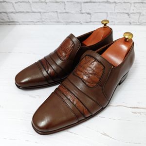 خرید اینترنتی کفش مردانه زیره چرم طبیعی گاومیش مدل رابرت تک سایز