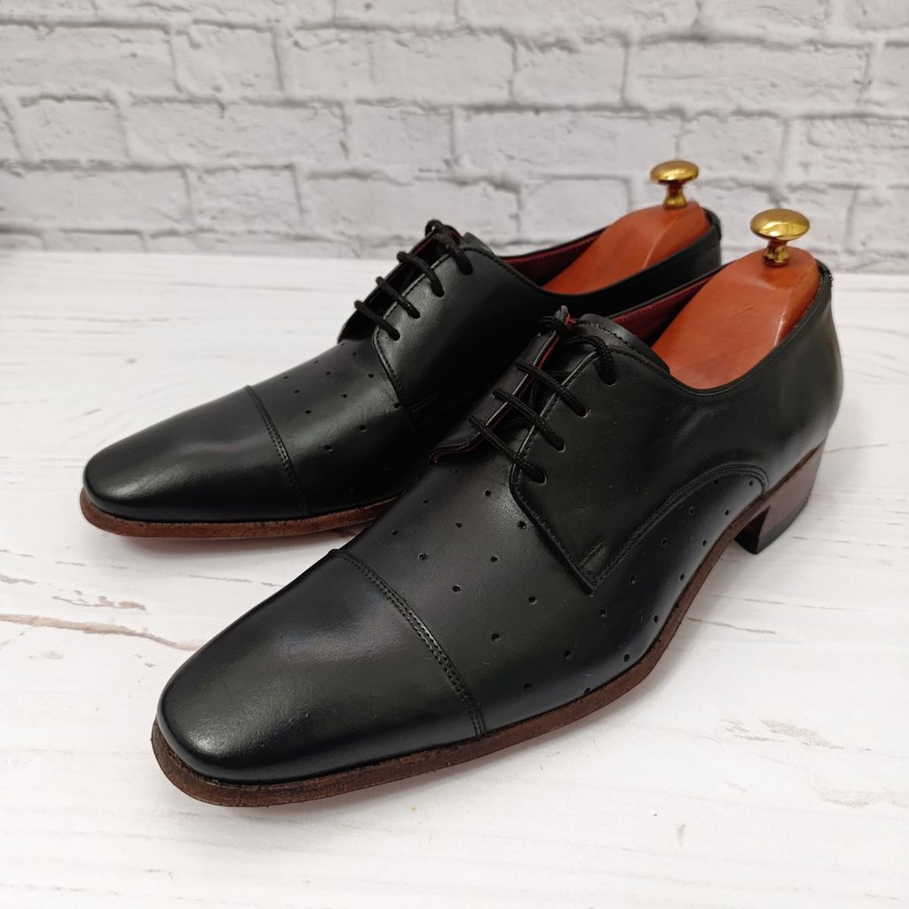 قیمت ارزان کفش مردانه زیره چرم طبیعی گاومیش مدل برت سوراخدار تک سایز