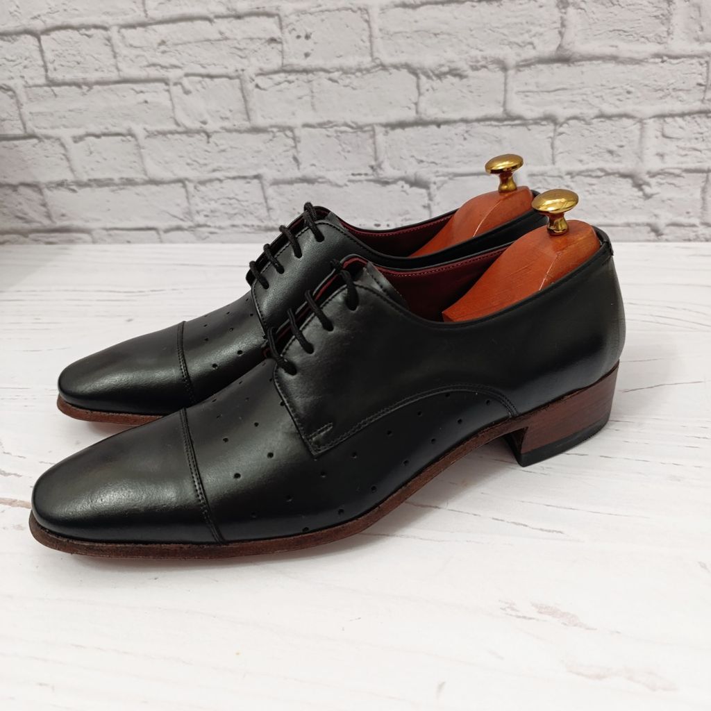 قیمت ارزان کفش مردانه زیره چرم طبیعی گاومیش مدل برت سوراخدار تک سایز