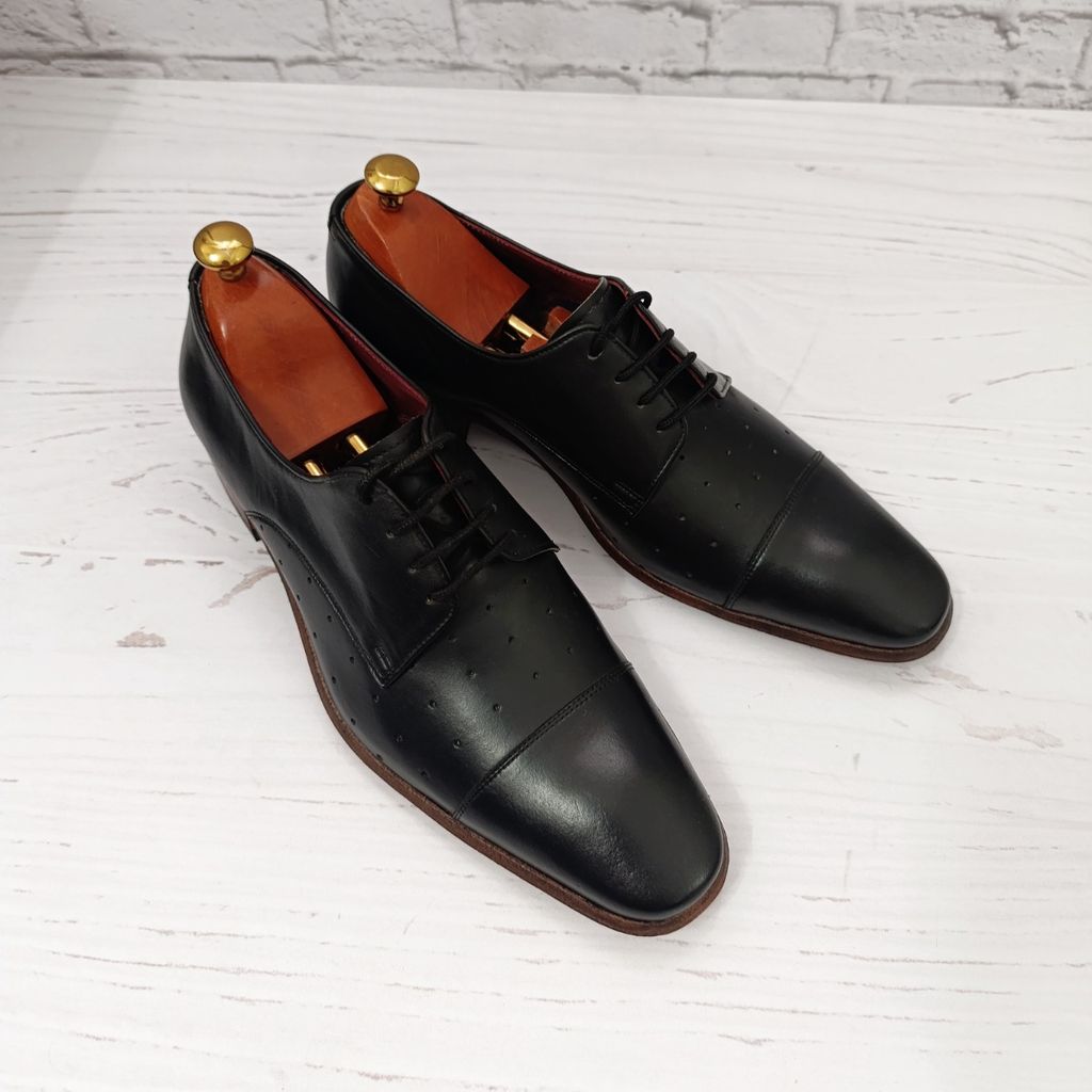 فروش اینترنتی کفش مردانه زیره چرم طبیعی گاومیش مدل برت سوراخدار تک سایز