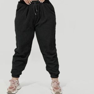 فروش اینترنتی شلوار زنانه مخمل کبریتی  قواره بزرگ مشکی دمپا گتدار 8058