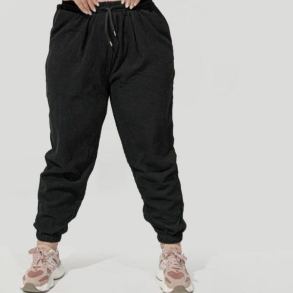 شلوار زنانه مخمل کبریتی  قواره بزرگ مشکی دمپا گتدار 8058