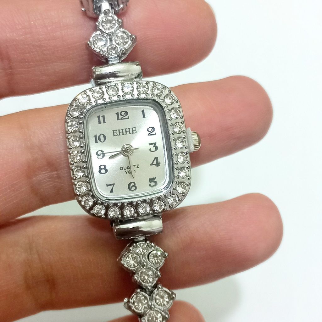 خرید انلاین ساعت طرح جواهری