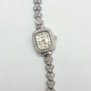 خرید انلاین ساعت طرح جواهری