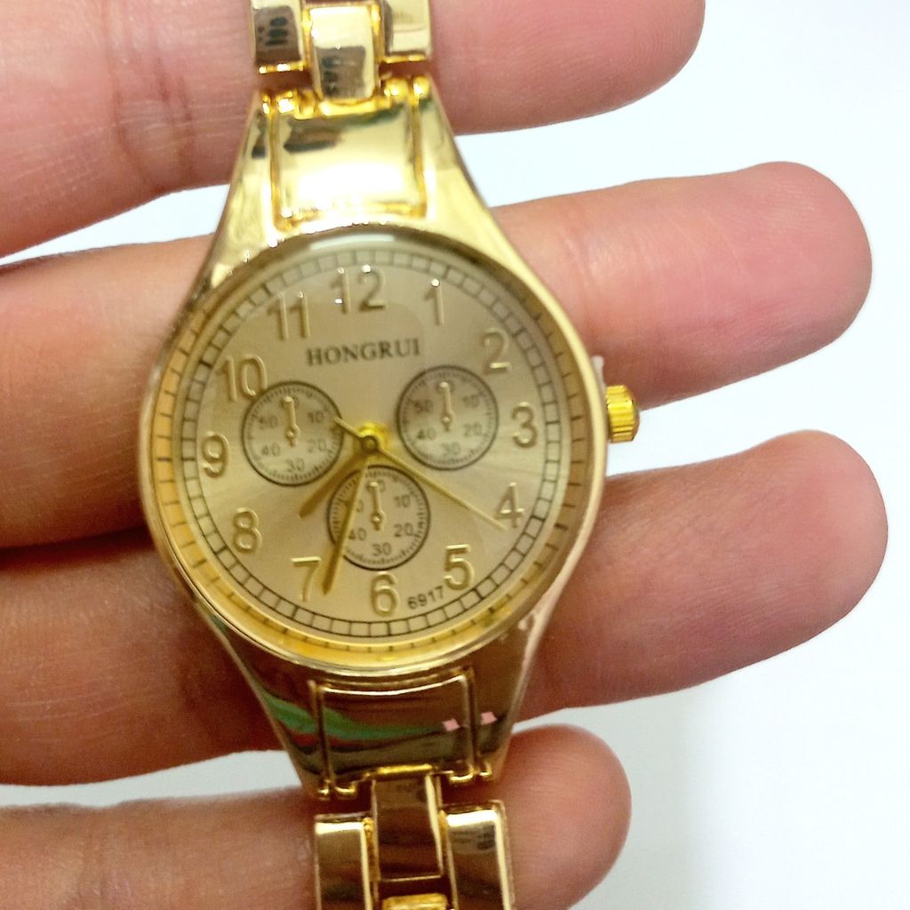 خرید آنلاین ساعت روزانه طلایی زنانه