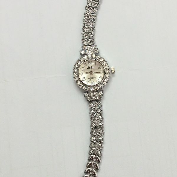 ساعت طرح جواهری زنانه