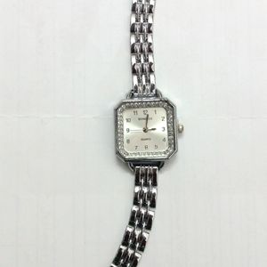 مشخصات ساعت مربعی زنانه