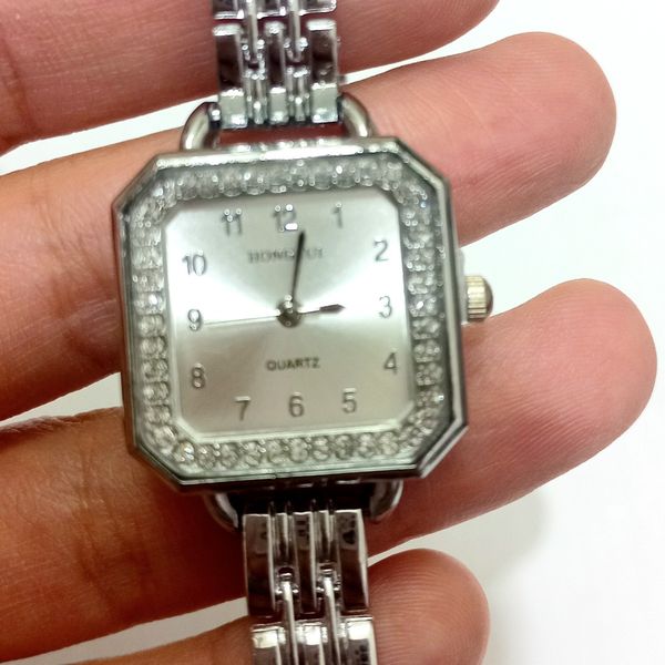 ساعت مربعی زنانه