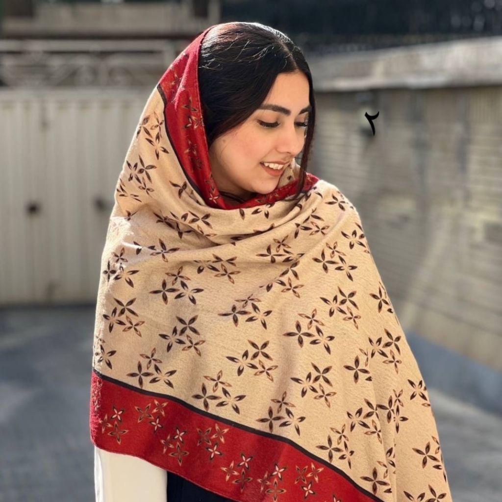 مشخصات شال مخمل منگوله دار کد 1148