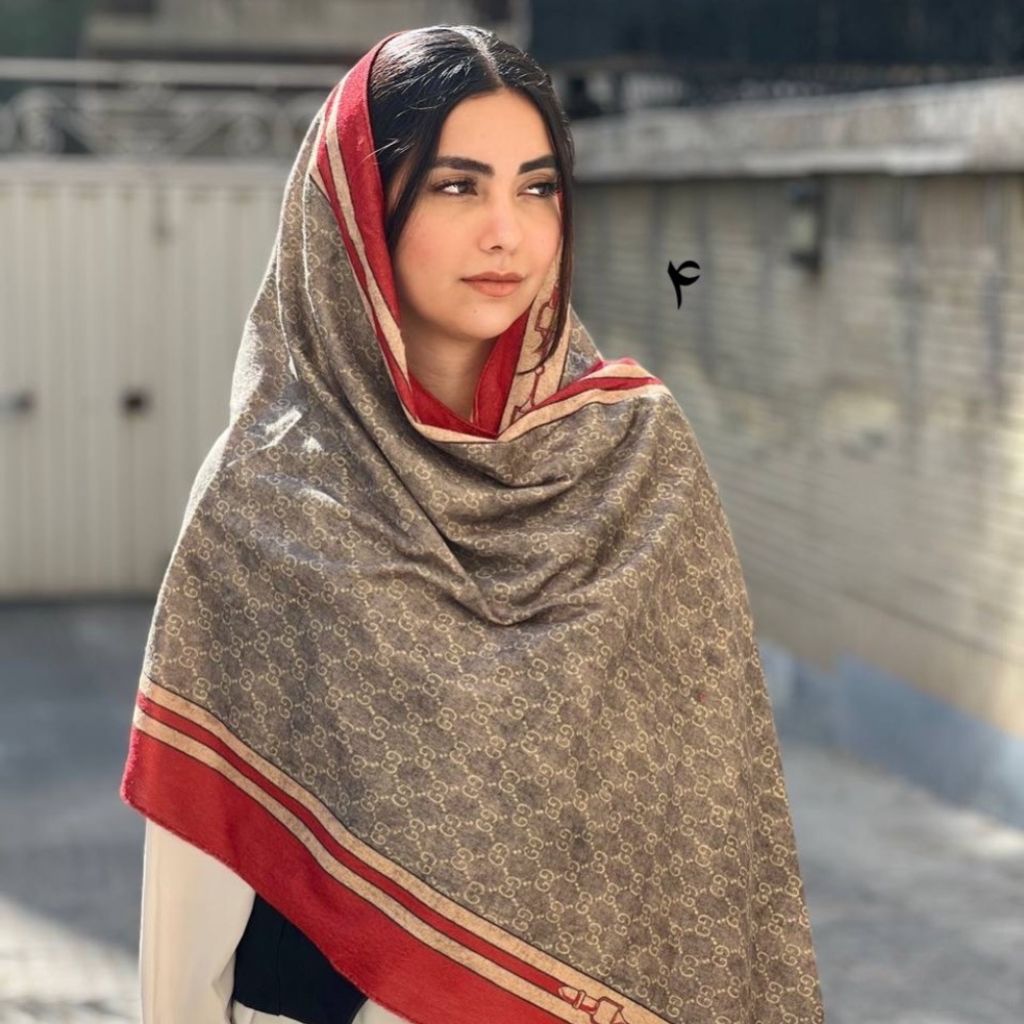 مشخصات شال مخمل منگوله دار کد 1148