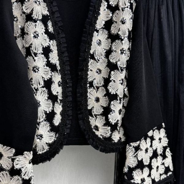 سه تیکه کت و دامن و شال