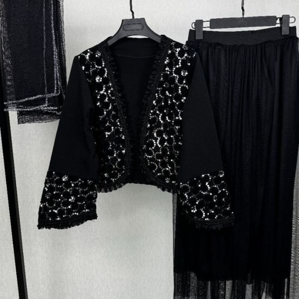 سه تیکه کت و دامن و شال