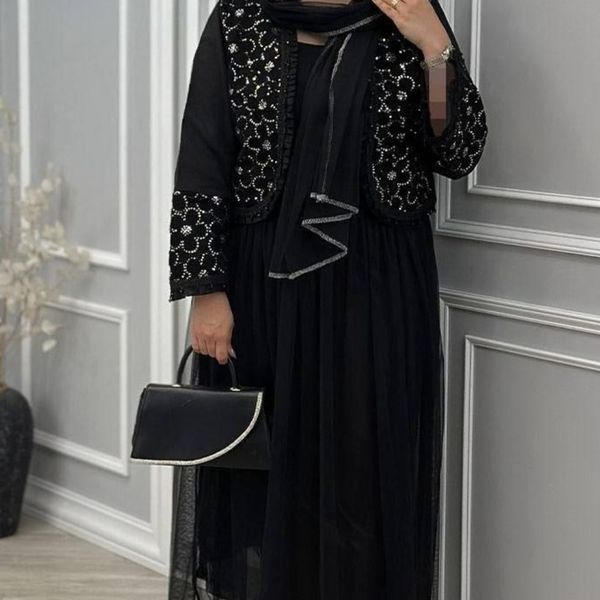 سه تیکه کت و دامن و شال