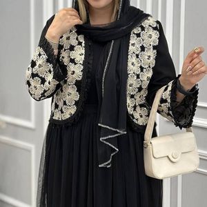 مشخصات سه تیکه کت و دامن و شال