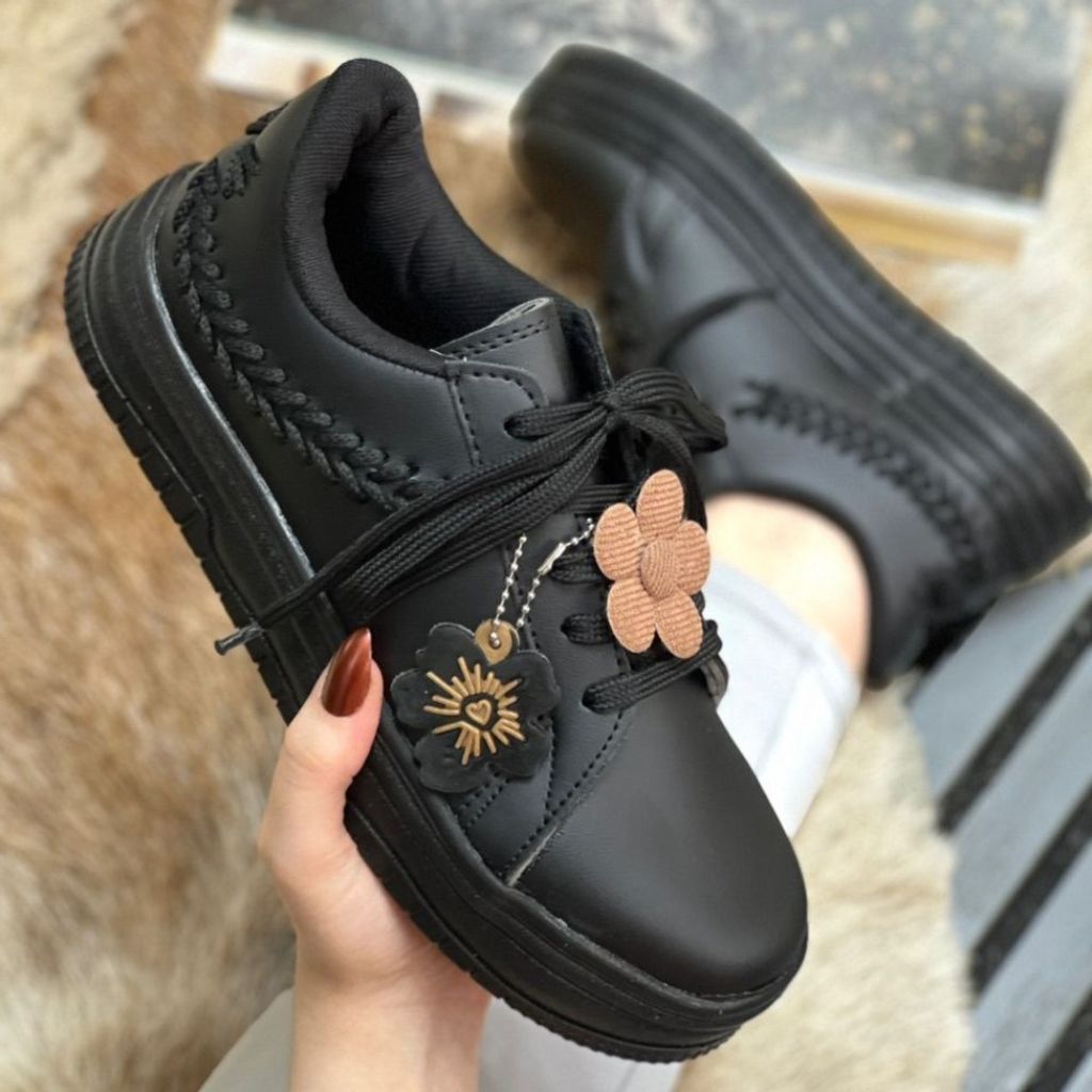 خرید انلاین کفش ونس مشکی بابونه