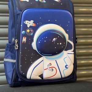 خرید اینترنتی قیمت کوله پشتی بچگانه صندوقی برند MBA کد 4060805