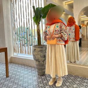 مشخصات ست کت و دامن خرم نورا