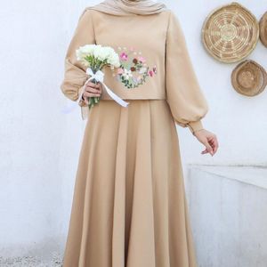 مشخصات مدل کت و سارافون حلما نورا