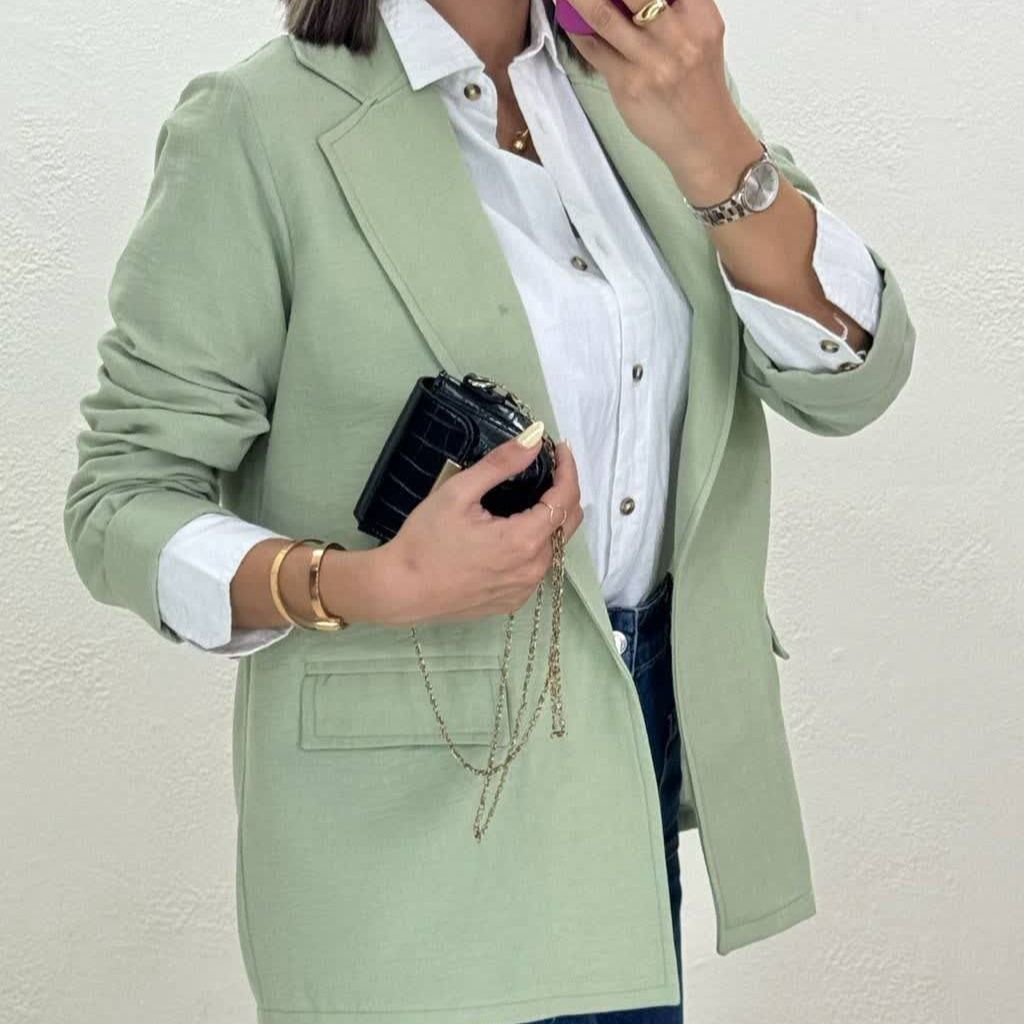 مشخصات کت انگلیسی زنانه