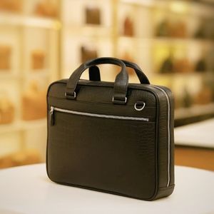 مشخصات کیف اداری چرم طبیعی گاوی