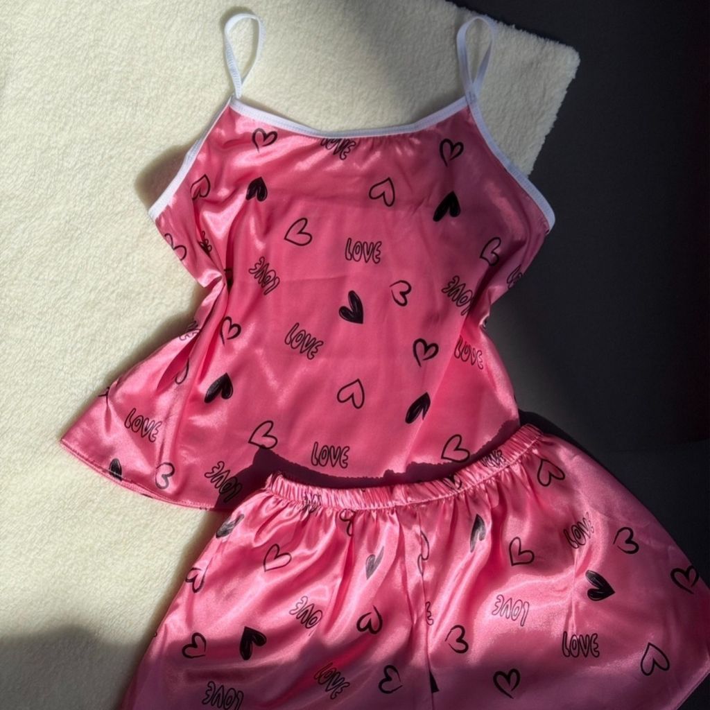 فروش اینترنتی تاپ و شلوارک ساتن قلبی