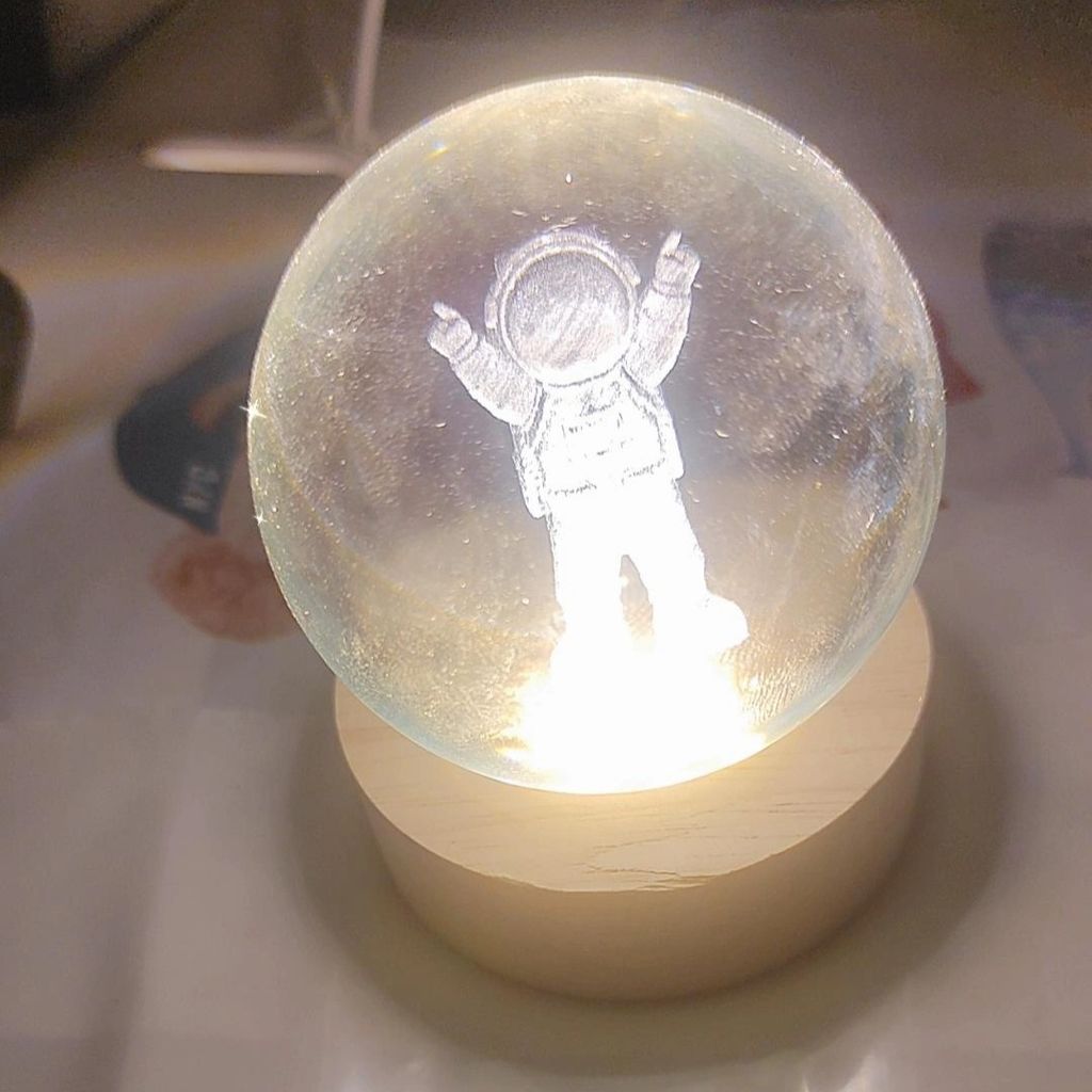 خرید اینترنتی گوی شب خواب فضانورد