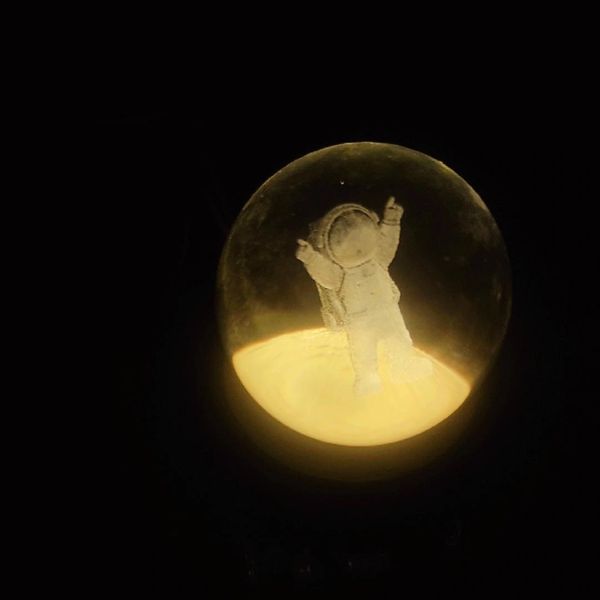 گوی شب خواب فضانورد