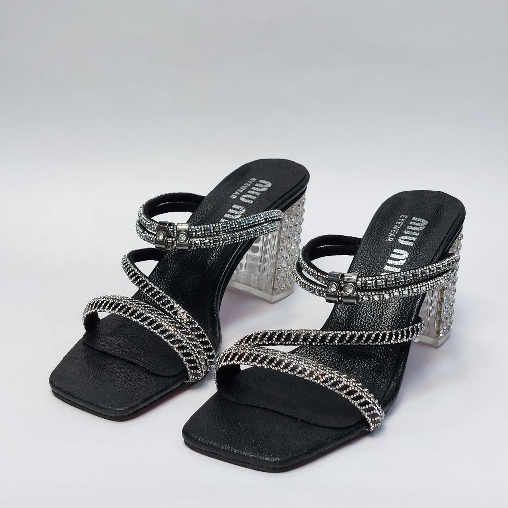 فروش اینترنتی کفش مجلسی زنانه پاشنه بلند نگین دار سه بندی