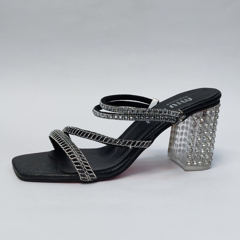 فروش اینترنتی کفش مجلسی زنانه پاشنه بلند نگین دار سه بندی