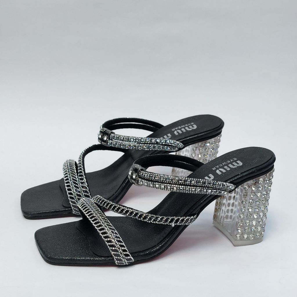 خرید اینترنتی کفش مجلسی زنانه پاشنه بلند نگین دار سه بندی