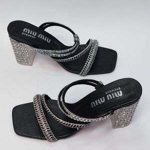 فروش اینترنتی کفش مجلسی زنانه پاشنه بلند نگین دار سه بندی