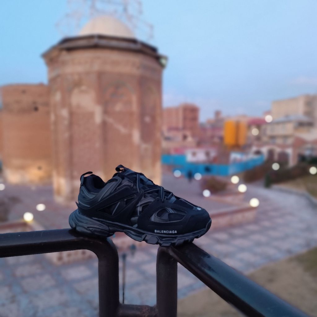 مشخصات کتونی مردانه بالنسیاگا ترک 2 balenciaga track مشکی کیفیت بالا