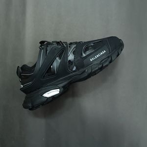 فروش اینترنتی کتونی مردانه بالنسیاگا track مشکی کیفیت بالا