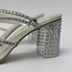 خرید انلاین کفش مجلسی زنانه پاشنه بلند نگین دار سه بندی شیک