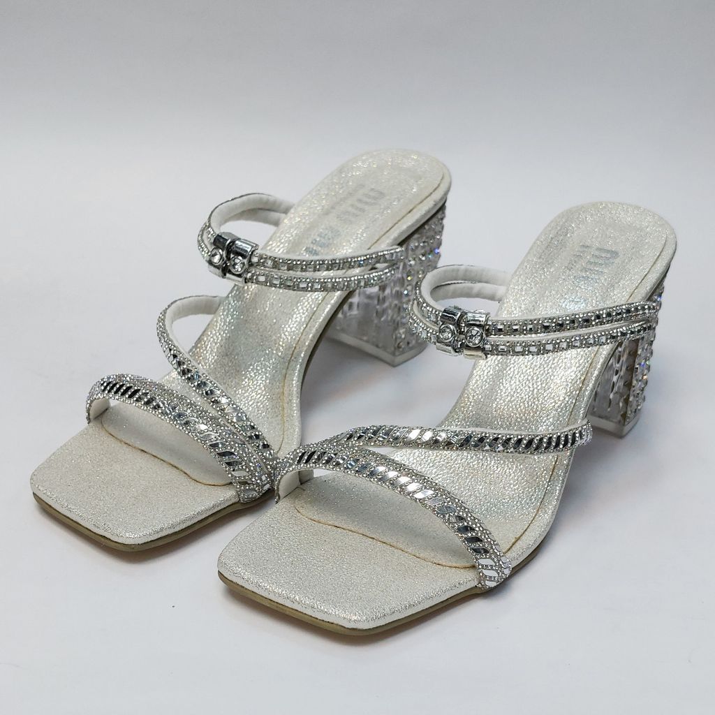 خرید اینترنتی کفش مجلسی زنانه پاشنه بلند نگین دار سه بندی شیک