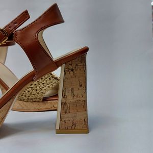 مشخصات کفش مجلسی زنانه پاشنه بلند کنفی طرح YSL