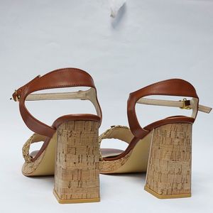 قیمت ارزان کفش مجلسی زنانه پاشنه بلند کنفی طرح YSL